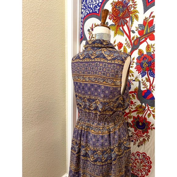 π Stylish modern art dress - Picture 8 of 11